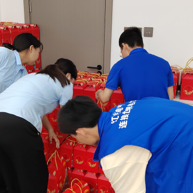 凯时尊龙人生就是博电气集团组织开展“仲夏端午，，，，，肆意放粽”主题系列运动