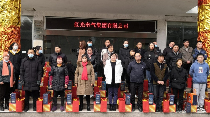 工会慰问送温暖，，，，，，浓浓眷注显真情_凯时尊龙人生就是博新闻_新闻资讯_凯时尊龙人生就是博电气集团