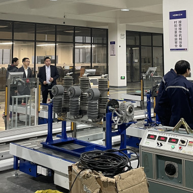 国网浙江乐清市供电有限公司总司理李建宇一行莅临凯时尊龙人生就是博电气集团调研